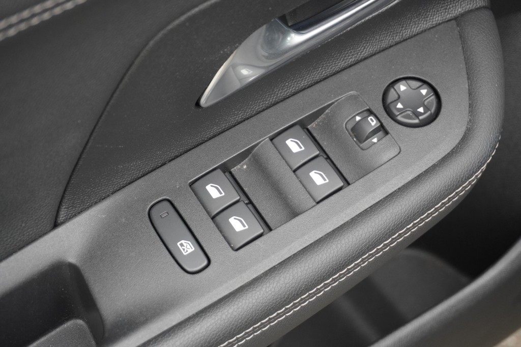 OPEL-MOKKA-1.2 Turbo GS Line / Camera / LED / Navi Pro / DAB+