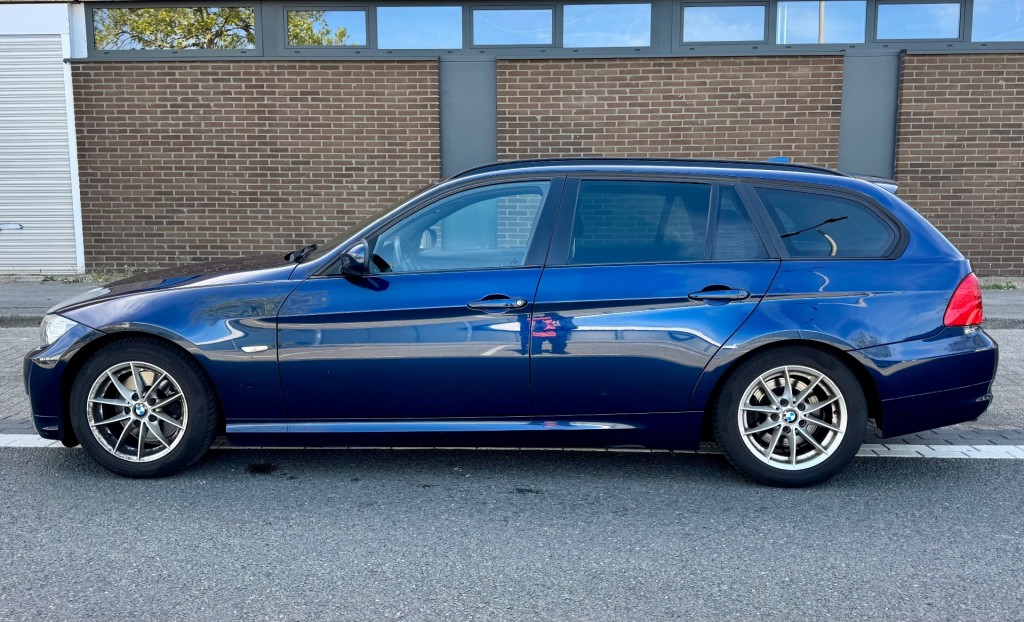 BMW-3-SERIE-320d BluePerformance High Executive M-PAKKET APK 183 PK