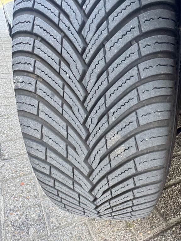 BMW-3-SERIE-320d BluePerformance High Executive M-PAKKET APK 183 PK