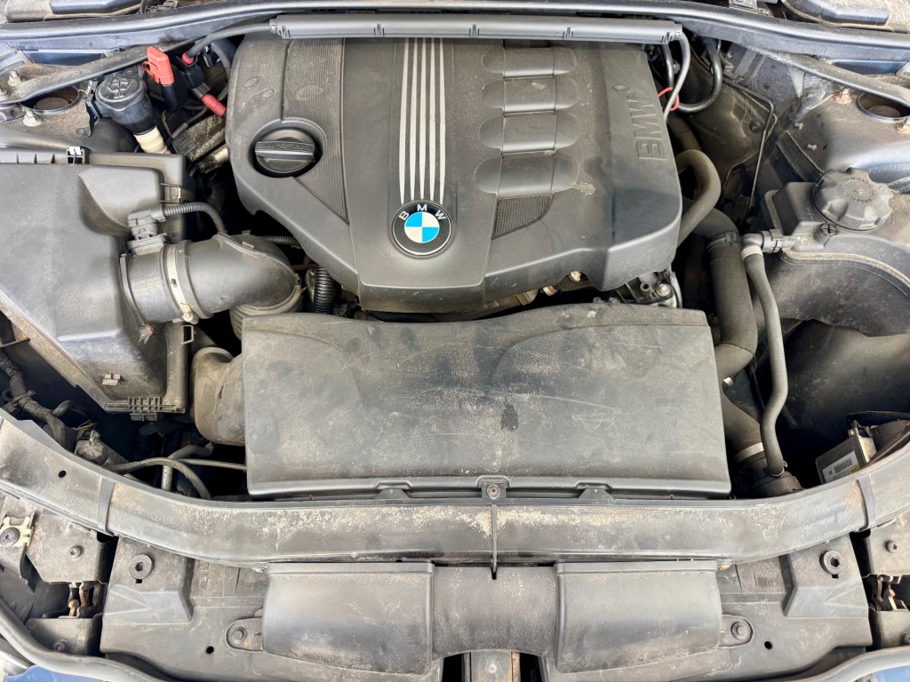 BMW-3-SERIE-320d BluePerformance High Executive M-PAKKET APK 183 PK