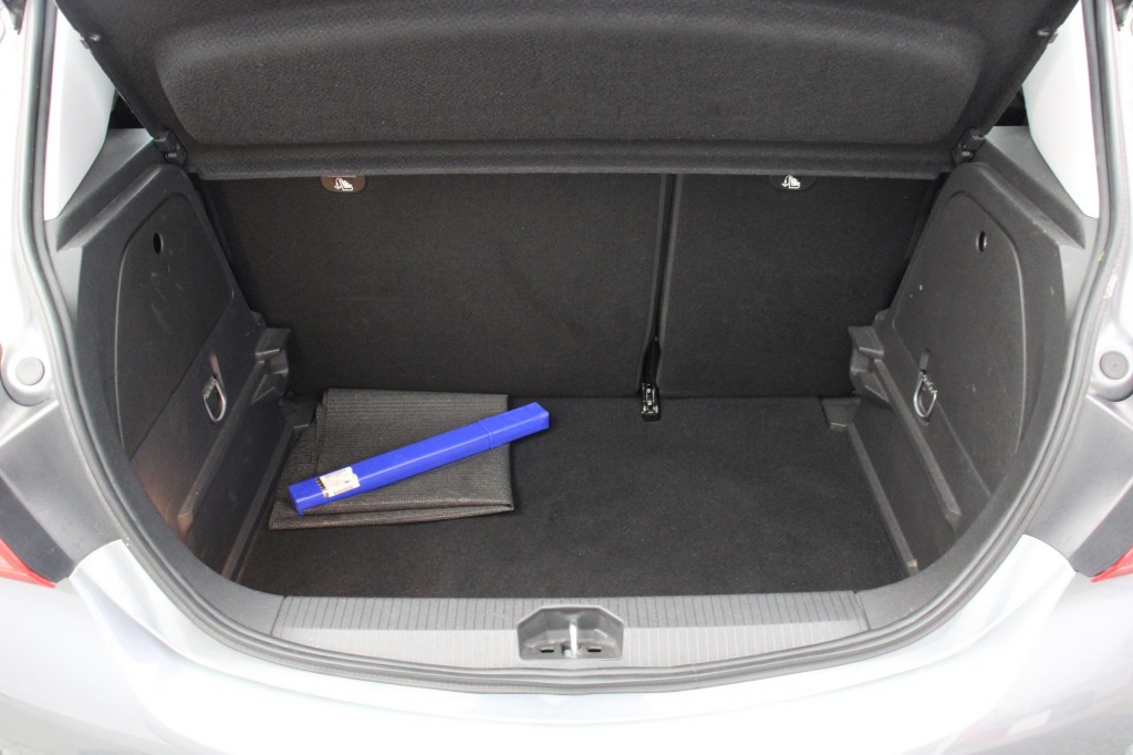 OPEL-CORSA-1.4 Favourite - Carplay, Navi, Cruise, Lichtmetalen Velgen