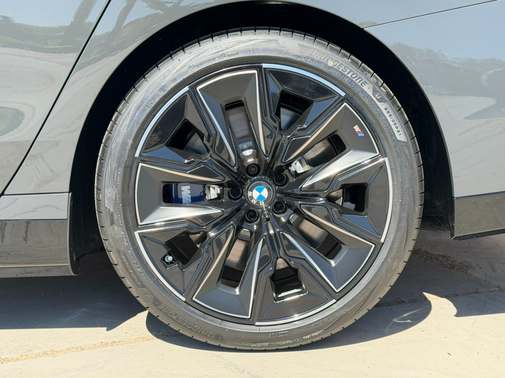BMW-7-SERIE-M760e xDrive M-Sport Skylounge / Bowers & Wilkins