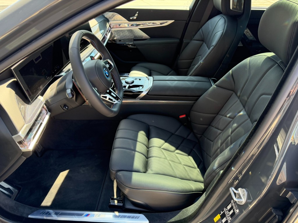 BMW-7-SERIE-M760e xDrive M-Sport Skylounge / Bowers & Wilkins