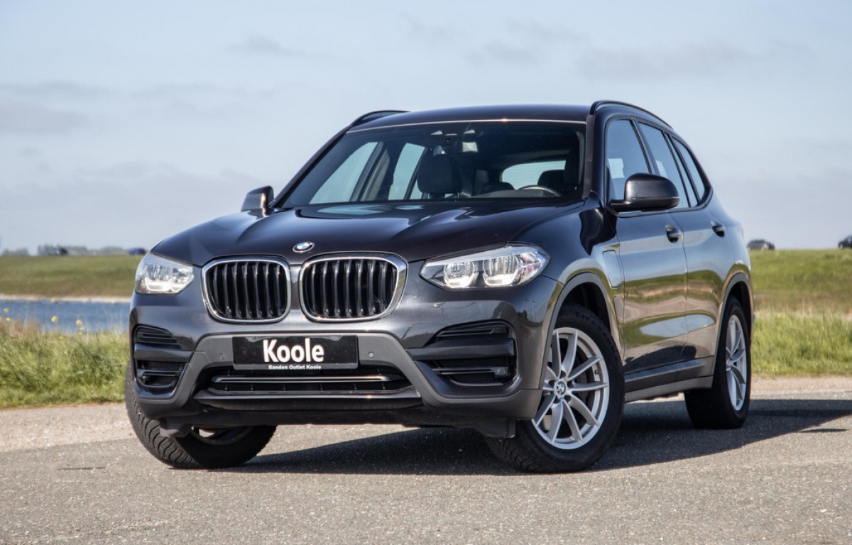 BMW-X3-xDrive30e Executive CARPLAY / STOELVERWARMING / DEALER ONDERHOUDEN / LEER