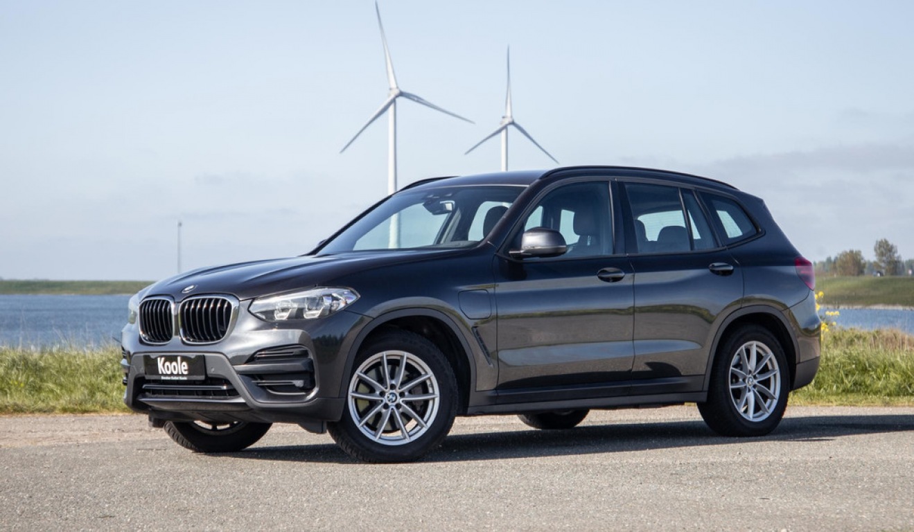BMW-X3-xDrive30e Executive CARPLAY / STOELVERWARMING / DEALER ONDERHOUDEN / LEER