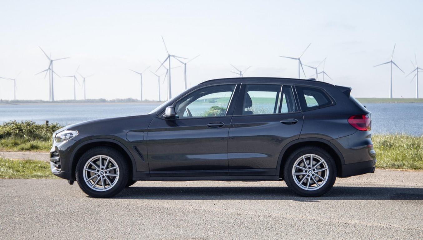 BMW-X3-xDrive30e Executive CARPLAY / STOELVERWARMING / DEALER ONDERHOUDEN / LEER