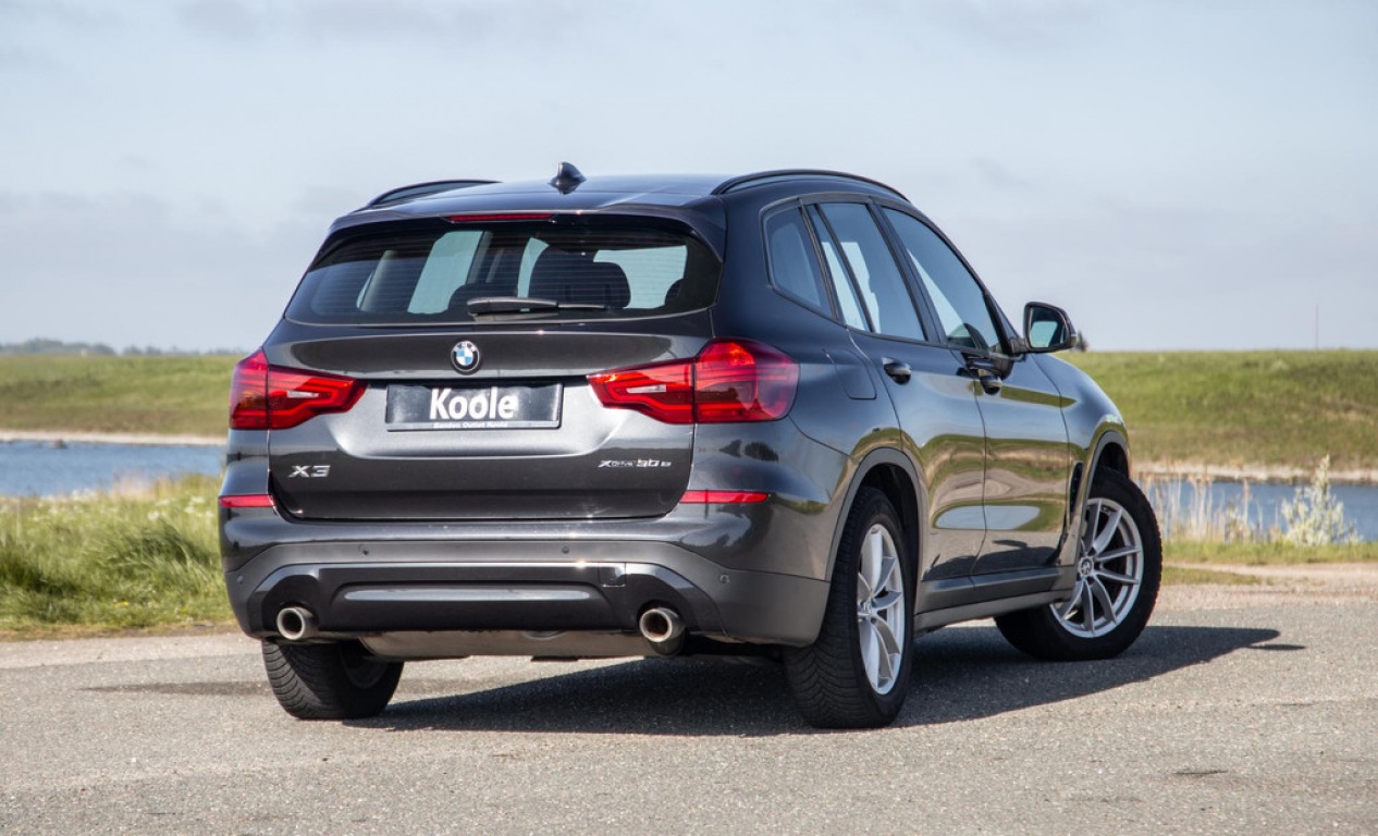 BMW-X3-xDrive30e Executive CARPLAY / STOELVERWARMING / DEALER ONDERHOUDEN / LEER