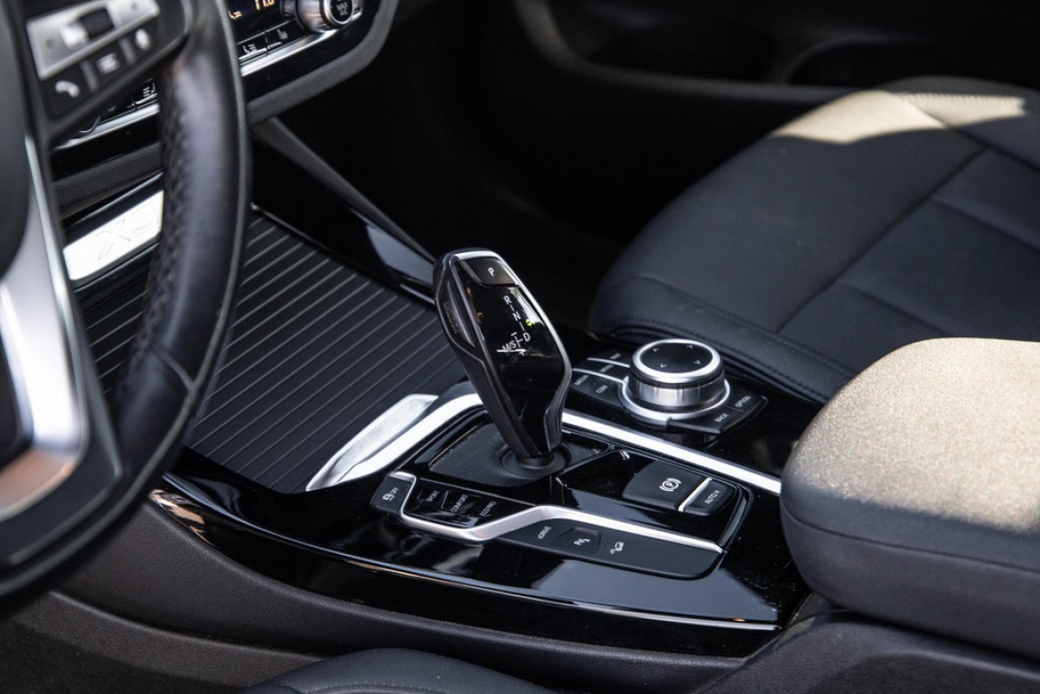 BMW-X3-xDrive30e Executive CARPLAY / STOELVERWARMING / DEALER ONDERHOUDEN / LEER