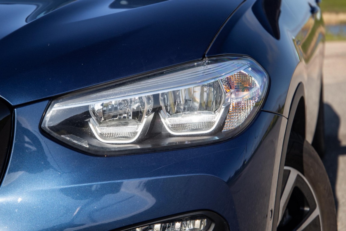 BMW-X3-xDrive30e Executive BLACK LINE / PANORAMA DAK / CARPLAY / LEER / STOELVERWARMING / CAMERA
