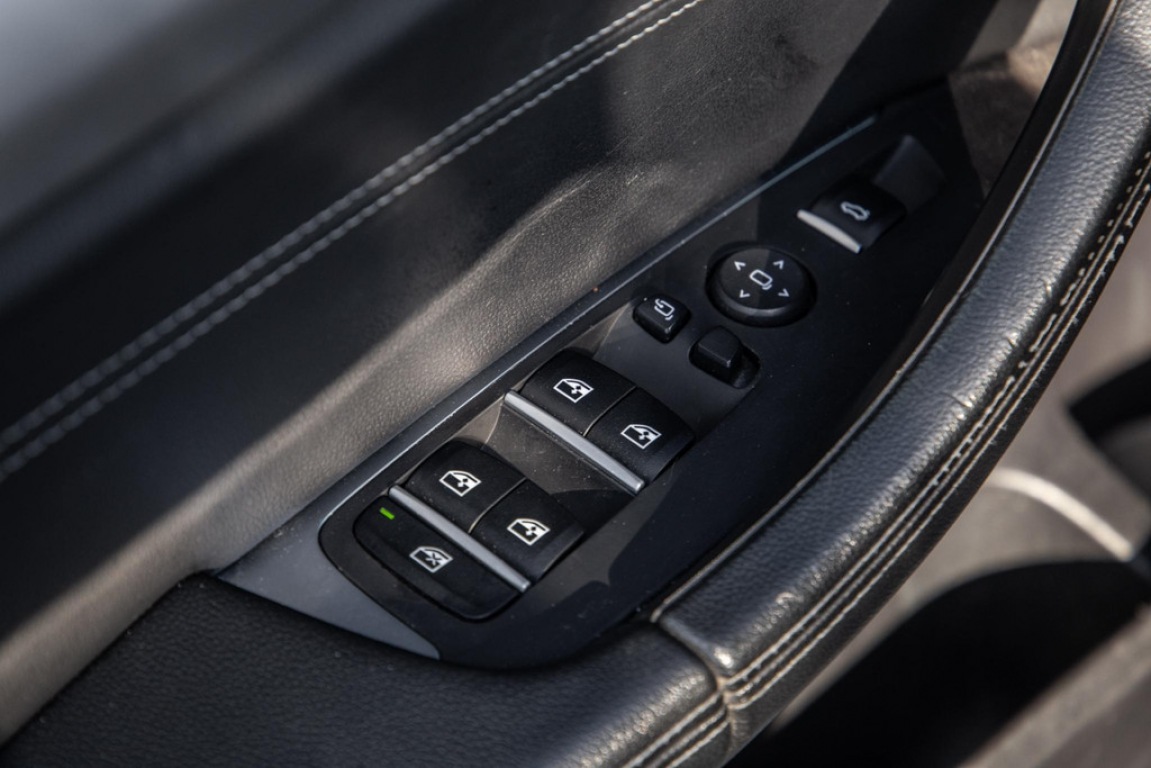 BMW-X3-xDrive30e Executive BLACK LINE / PANORAMA DAK / CARPLAY / LEER / STOELVERWARMING / CAMERA