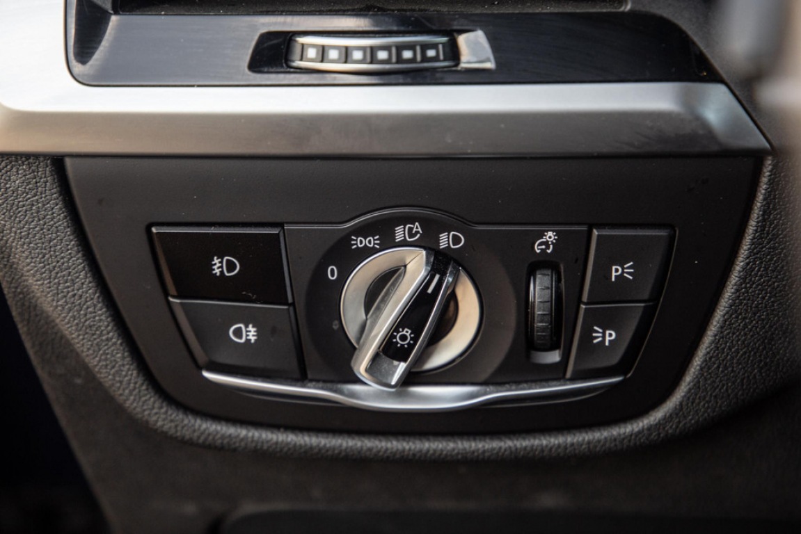 BMW-X3-xDrive30e Executive BLACK LINE / PANORAMA DAK / CARPLAY / LEER / STOELVERWARMING / CAMERA