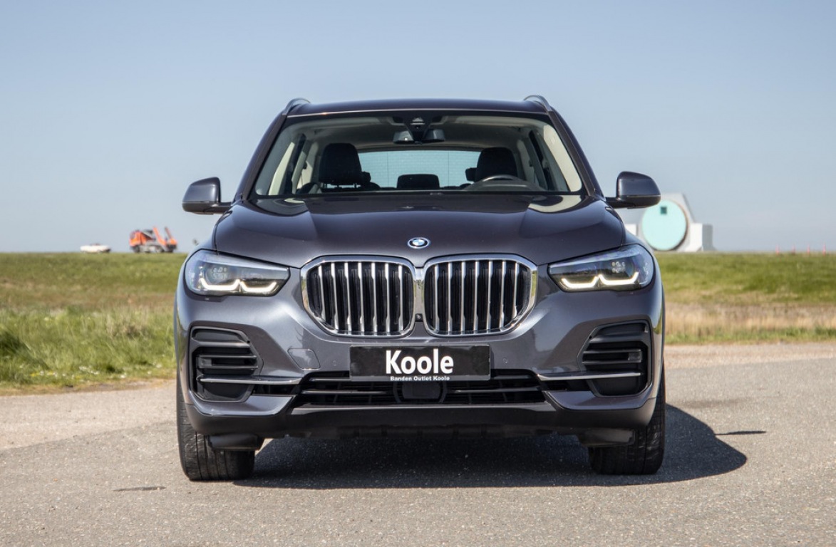 BMW-X5-xDrive45e Executive CARPLAY / CAMERA / DEALER ONDERHOUDEN / ZWART LEER / STOELVERWARMING