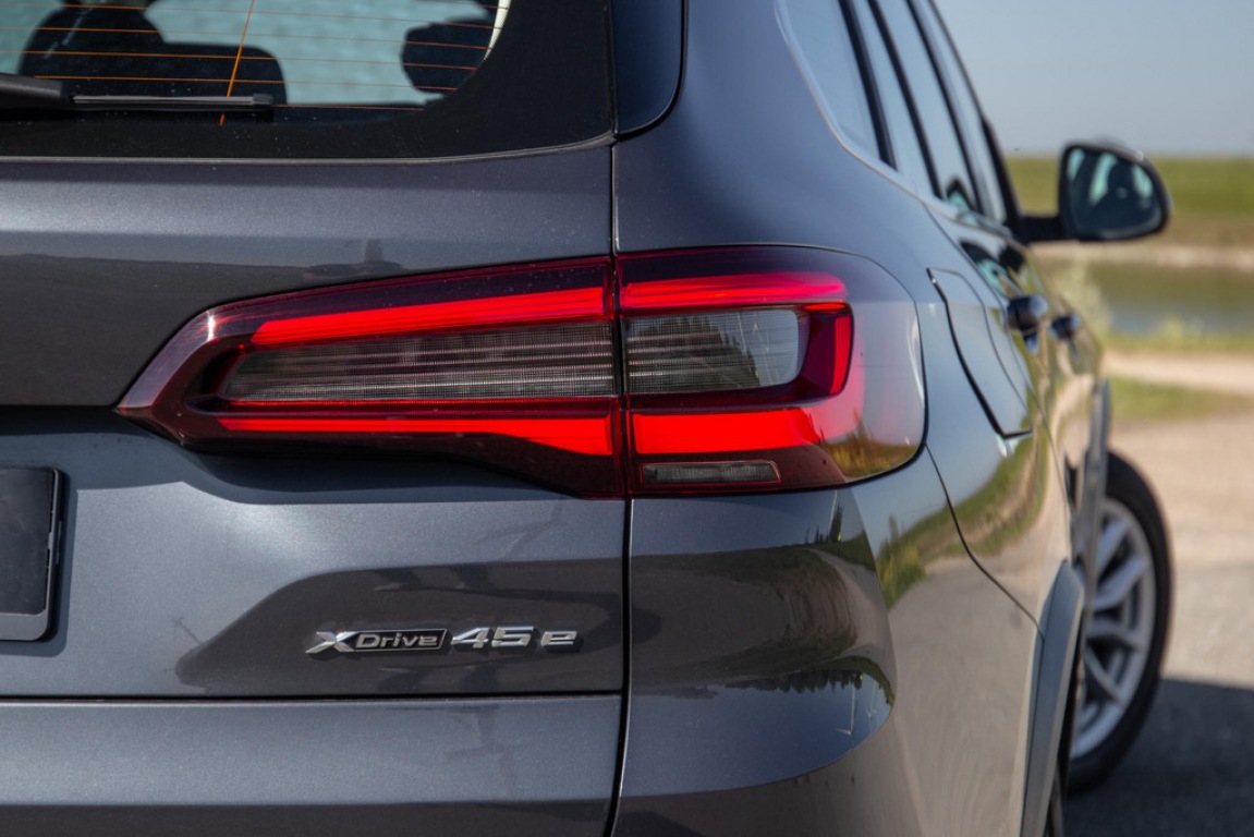 BMW-X5-xDrive45e Executive CARPLAY / CAMERA / DEALER ONDERHOUDEN / ZWART LEER / STOELVERWARMING
