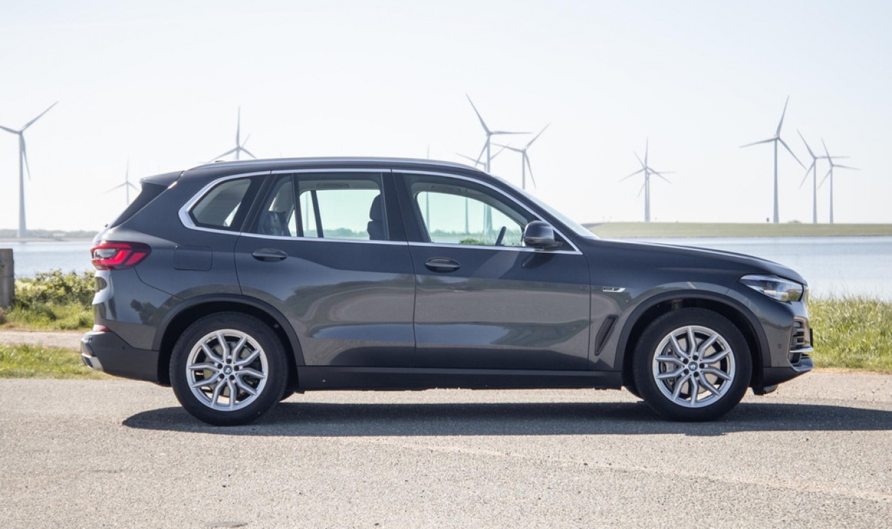 BMW-X5-xDrive45e Executive CARPLAY / CAMERA / DEALER ONDERHOUDEN / ZWART LEER / STOELVERWARMING