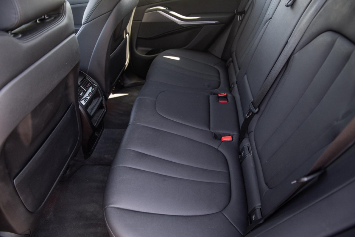 BMW-X5-xDrive45e Executive CARPLAY / CAMERA / DEALER ONDERHOUDEN / ZWART LEER / STOELVERWARMING