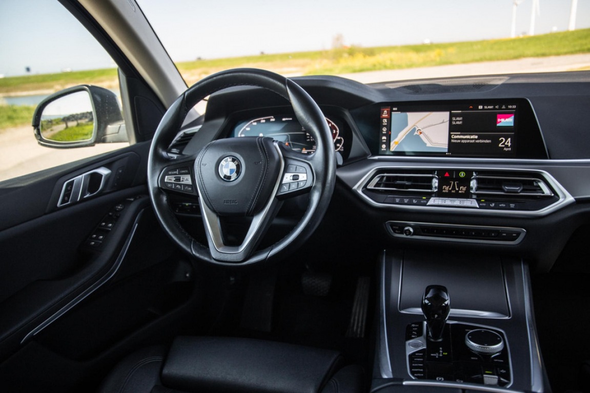 BMW-X5-xDrive45e Executive CARPLAY / CAMERA / DEALER ONDERHOUDEN / ZWART LEER / STOELVERWARMING