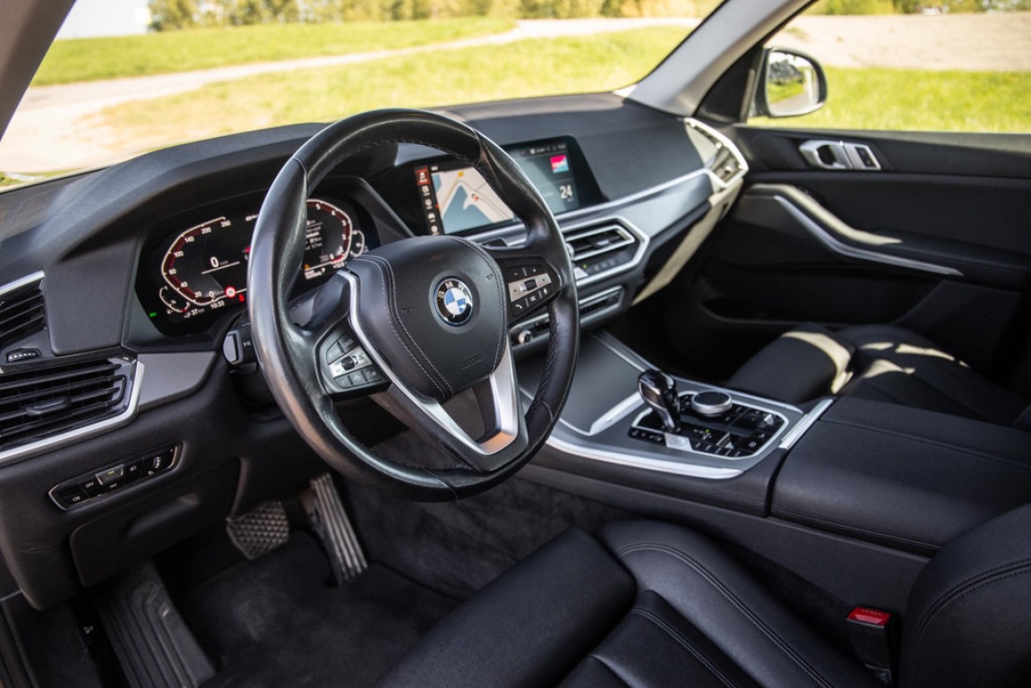 BMW-X5-xDrive45e Executive CARPLAY / CAMERA / DEALER ONDERHOUDEN / ZWART LEER / STOELVERWARMING