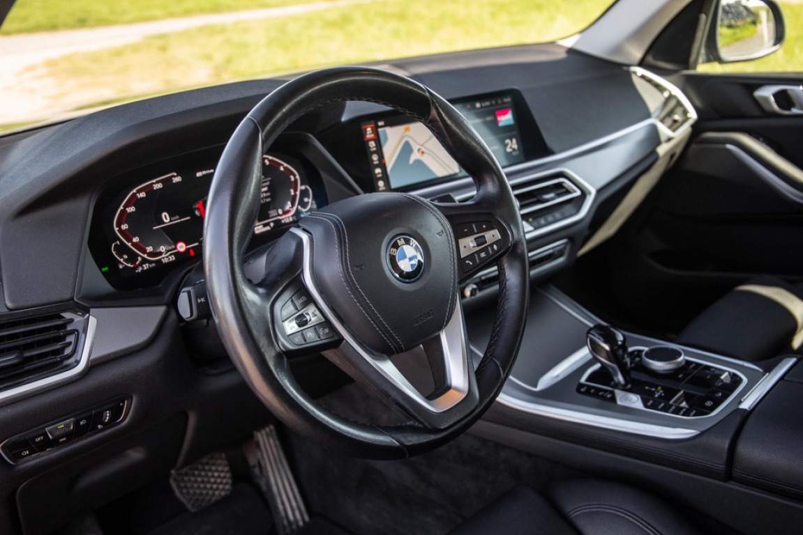 BMW-X5-xDrive45e Executive CARPLAY / CAMERA / DEALER ONDERHOUDEN / ZWART LEER / STOELVERWARMING