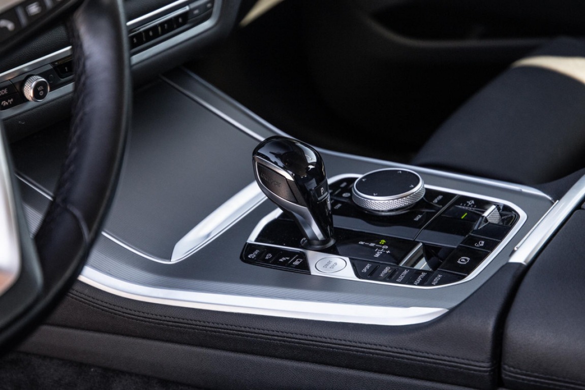 BMW-X5-xDrive45e Executive CARPLAY / CAMERA / DEALER ONDERHOUDEN / ZWART LEER / STOELVERWARMING