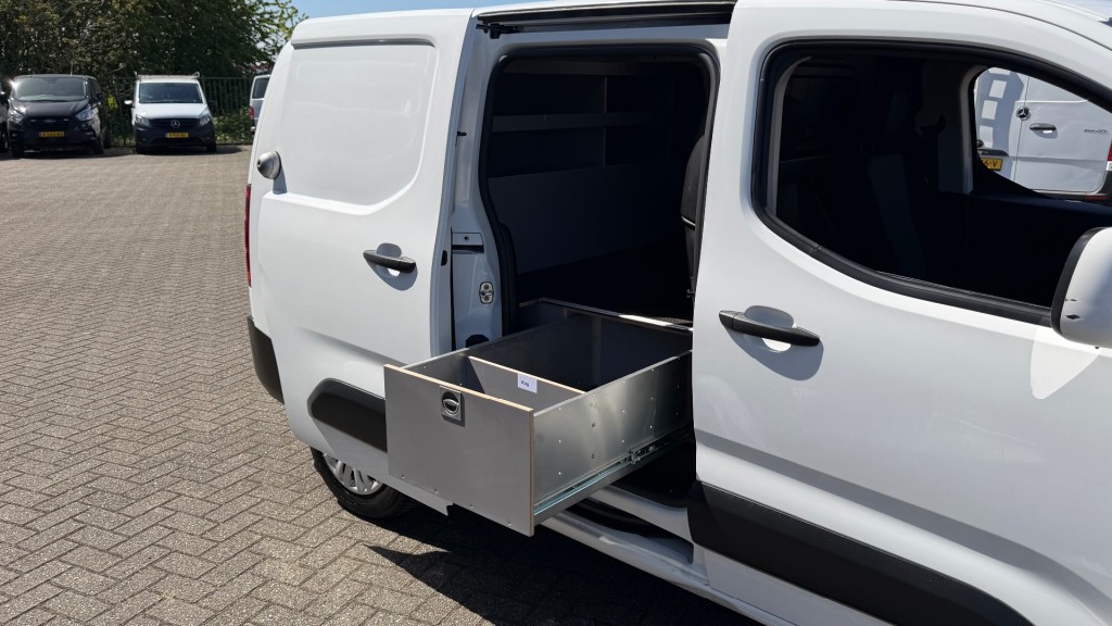 OPEL-COMBO-1.5D 75KW 102PK L2H1 MAXI EURO 6 AIRCO/ CRUISE CONTROL/ BEDRIJFSWAGENINRICHTING/ / 100% DEALERONDERHOUDEN