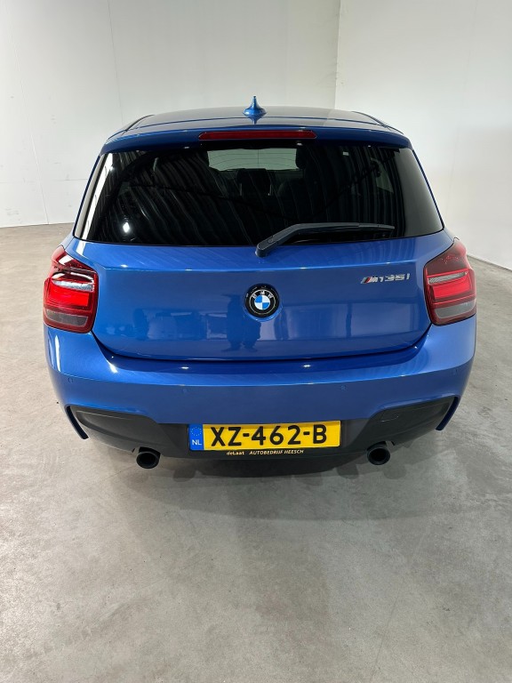 BMW-1-SERIE-M135i, Automaat, 320PK, leer,Schuifdak,Navigatie,PDC,18inch