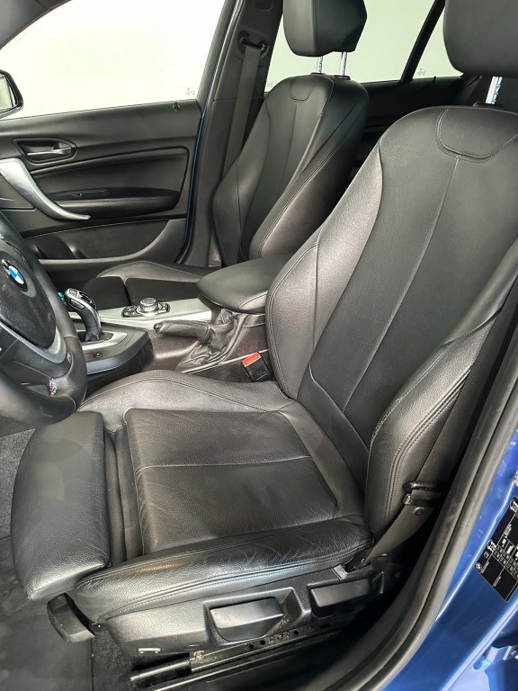 BMW-1-SERIE-M135i, Automaat, 320PK, leer,Schuifdak,Navigatie,PDC,18inch