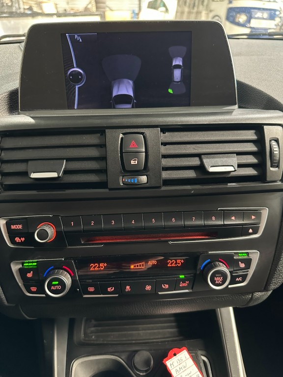 BMW-1-SERIE-M135i, Automaat, 320PK, leer,Schuifdak,Navigatie,PDC,18inch
