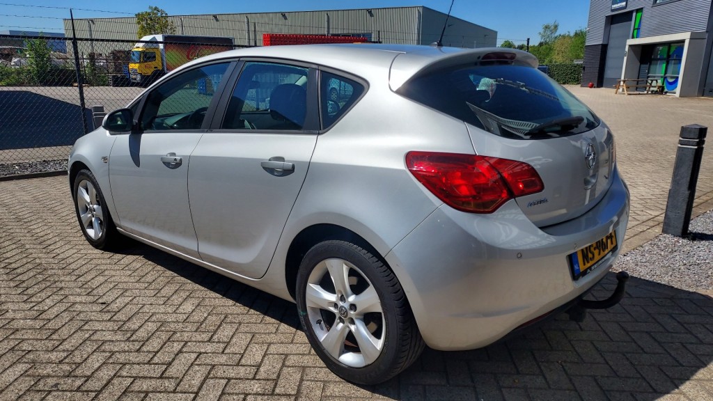 OPEL-ASTRA-1.6i 16V
