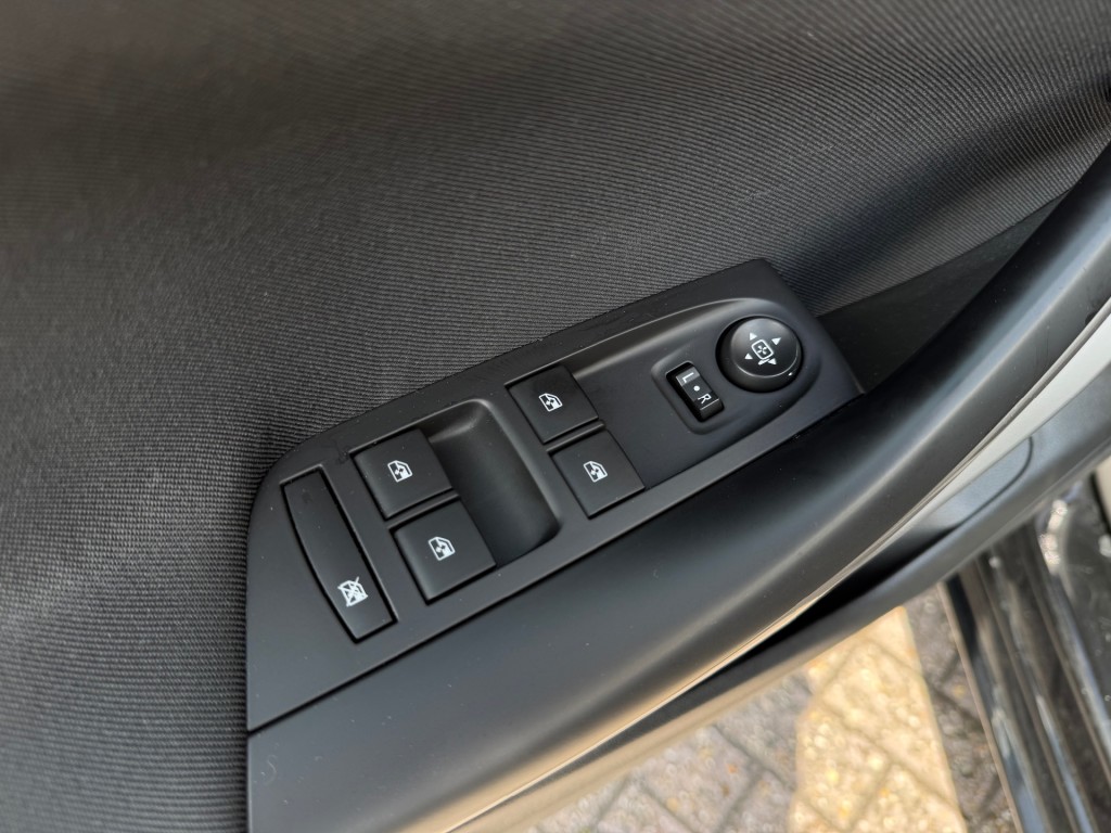 OPEL-ASTRA-1.2 Business Edition - NL Auto Cruise Airco Navi Bluetooth