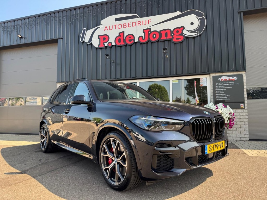 BMW-X5-XDRIVE45E M-Sport Bowers & Wilkins Pano Softclose Laser Trekhaak Mooi vol uitgevoerd!