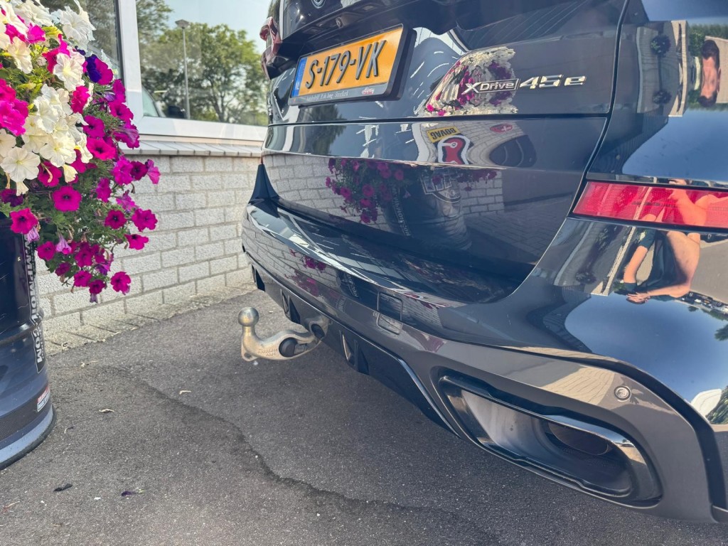BMW-X5-XDRIVE45E M-Sport Bowers & Wilkins Pano Softclose Laser Trekhaak Mooi vol uitgevoerd!