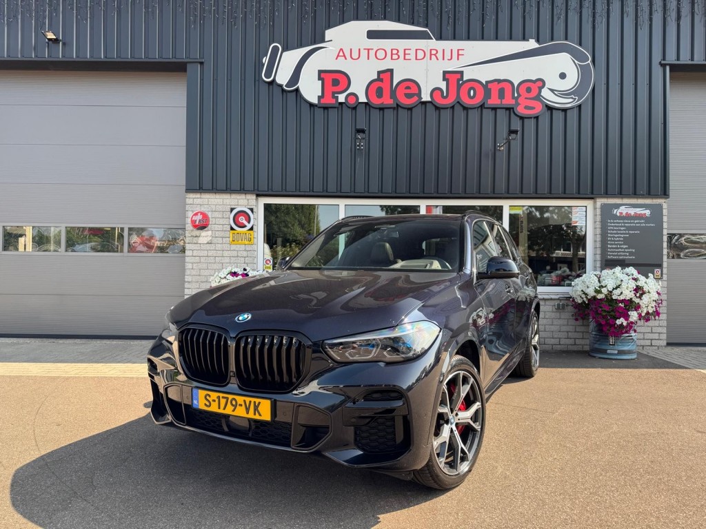 BMW-X5-XDRIVE45E M-Sport Bowers & Wilkins Pano Softclose Laser Trekhaak Mooi vol uitgevoerd!