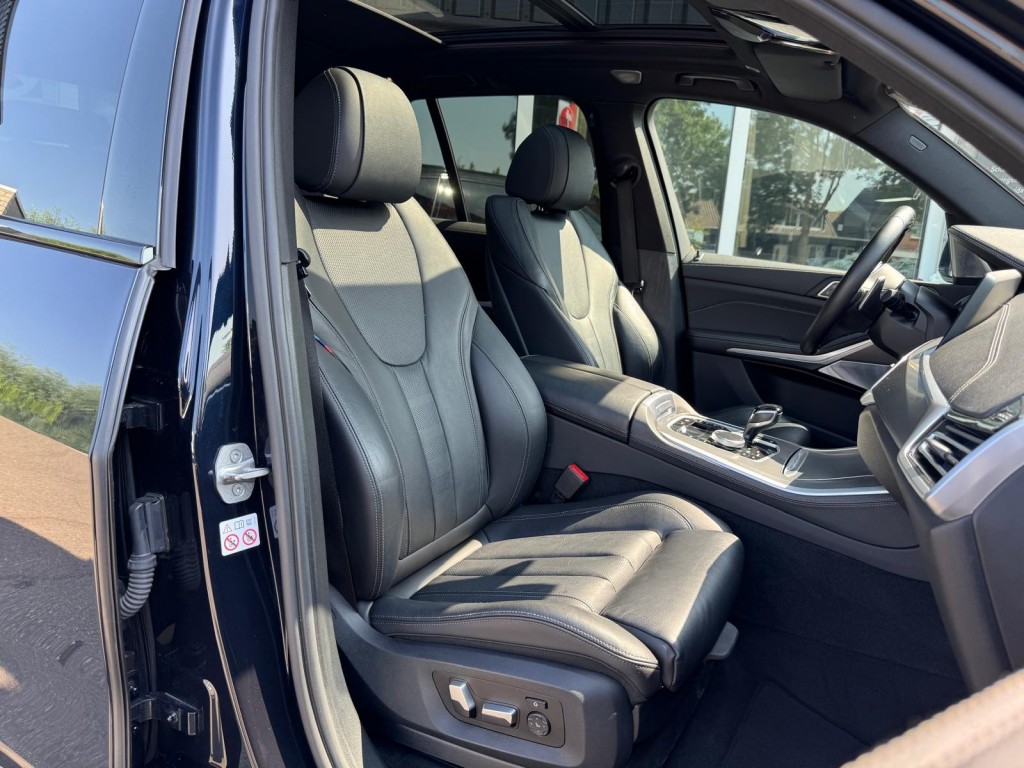 BMW-X5-XDRIVE45E M-Sport Bowers & Wilkins Pano Softclose Laser Trekhaak Mooi vol uitgevoerd!