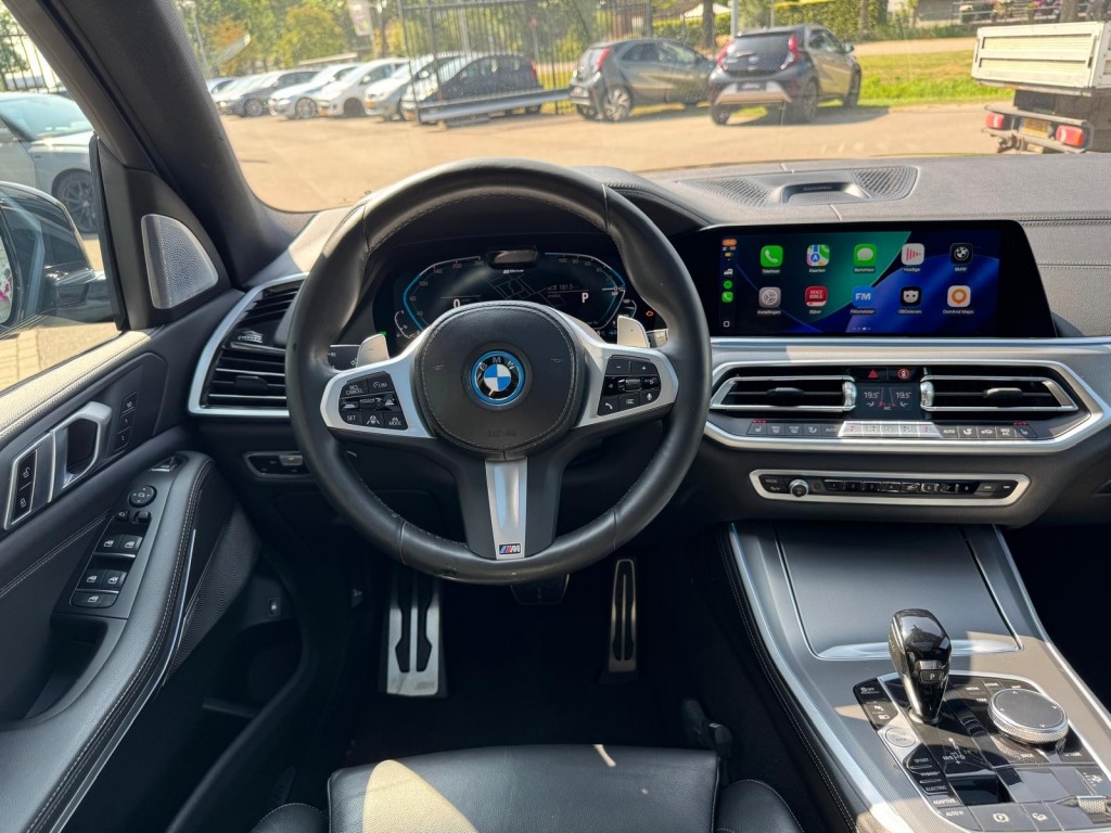 BMW-X5-XDRIVE45E M-Sport Bowers & Wilkins Pano Softclose Laser Trekhaak Mooi vol uitgevoerd!