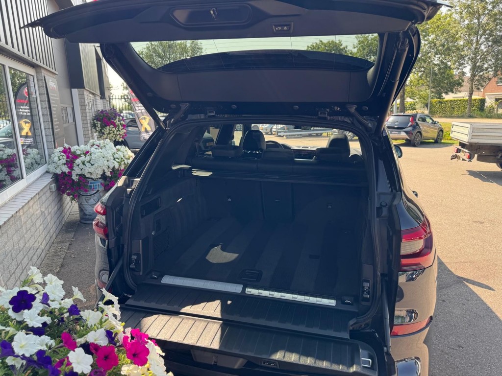 BMW-X5-XDRIVE45E M-Sport Bowers & Wilkins Pano Softclose Laser Trekhaak Mooi vol uitgevoerd!