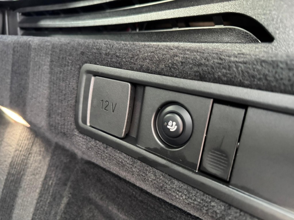 BMW-X5-XDRIVE45E M-Sport Bowers & Wilkins Pano Softclose Laser Trekhaak Mooi vol uitgevoerd!