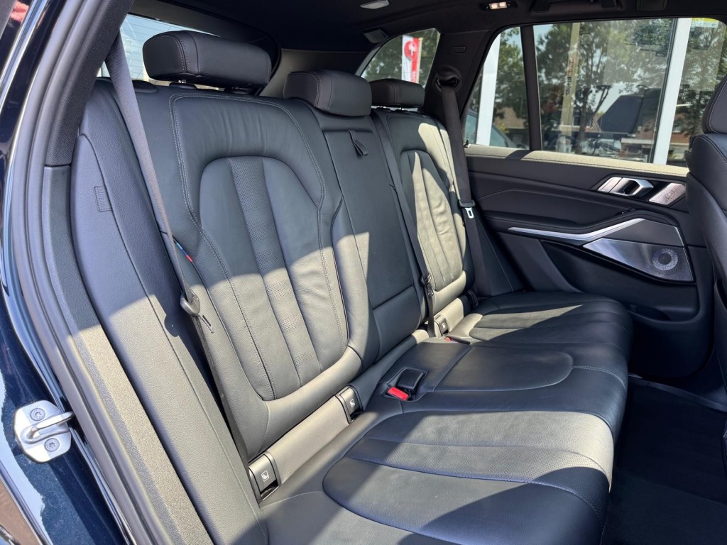 BMW-X5-XDRIVE45E M-Sport Bowers & Wilkins Pano Softclose Laser Trekhaak Mooi vol uitgevoerd!