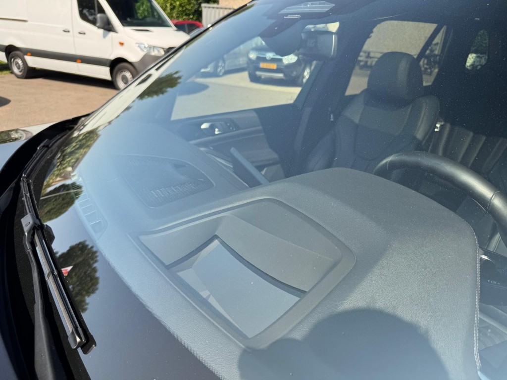 BMW-X5-XDRIVE45E M-Sport Bowers & Wilkins Pano Softclose Laser Trekhaak Mooi vol uitgevoerd!