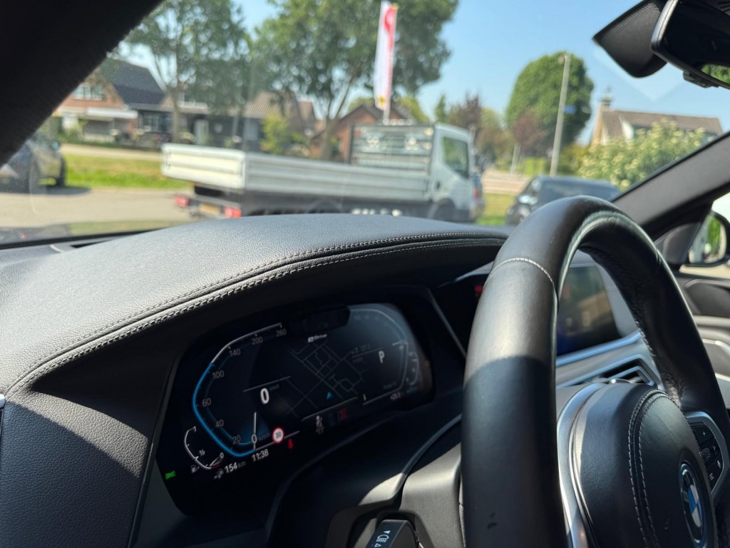 BMW-X5-XDRIVE45E M-Sport Bowers & Wilkins Pano Softclose Laser Trekhaak Mooi vol uitgevoerd!