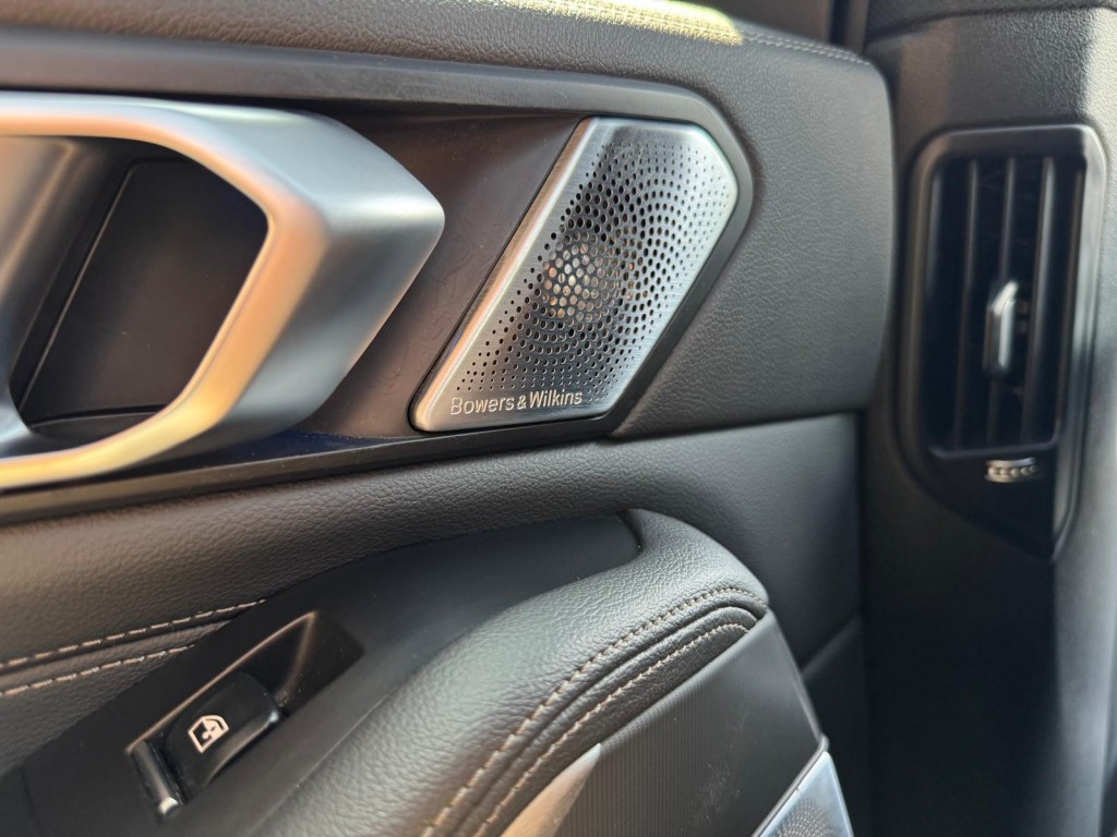 BMW-X5-XDRIVE45E M-Sport Bowers & Wilkins Pano Softclose Laser Trekhaak Mooi vol uitgevoerd!