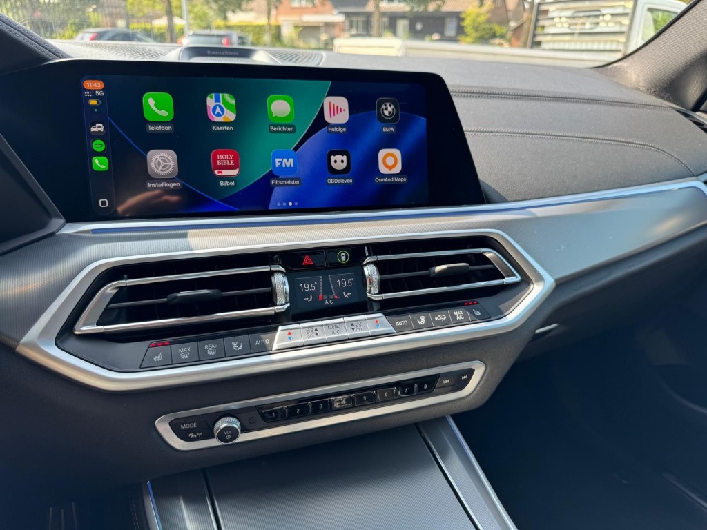 BMW-X5-XDRIVE45E M-Sport Bowers & Wilkins Pano Softclose Laser Trekhaak Mooi vol uitgevoerd!