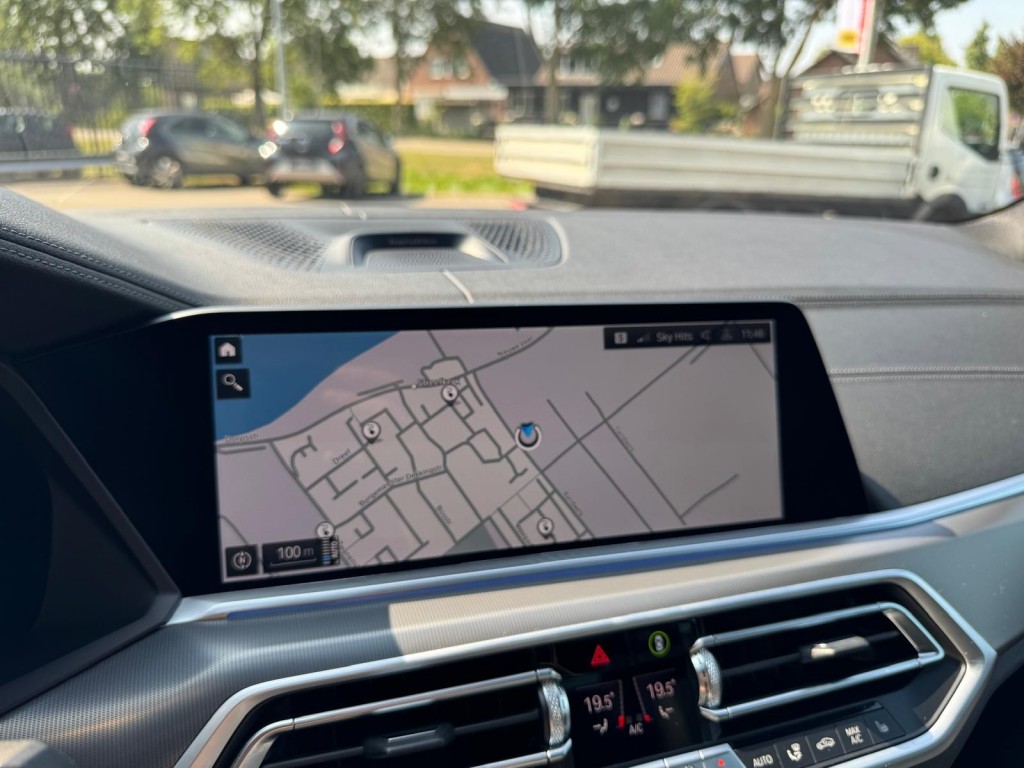 BMW-X5-XDRIVE45E M-Sport Bowers & Wilkins Pano Softclose Laser Trekhaak Mooi vol uitgevoerd!