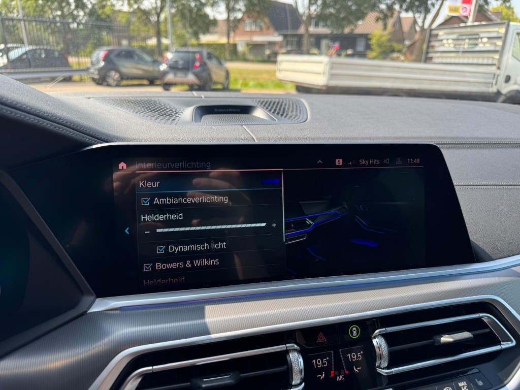 BMW-X5-XDRIVE45E M-Sport Bowers & Wilkins Pano Softclose Laser Trekhaak Mooi vol uitgevoerd!