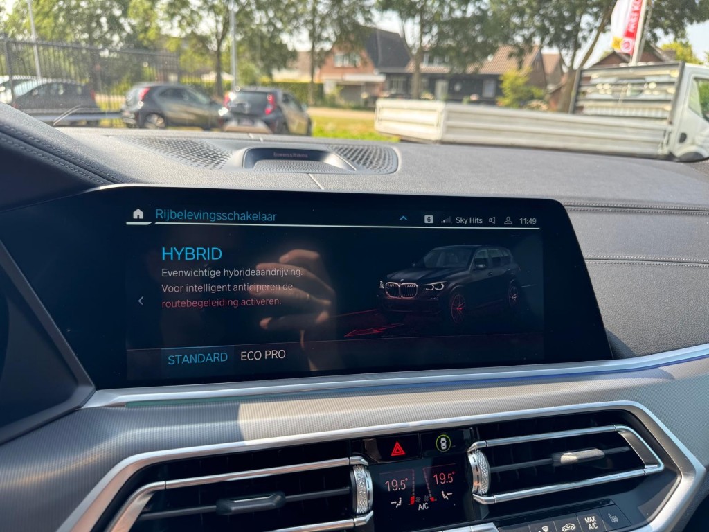 BMW-X5-XDRIVE45E M-Sport Bowers & Wilkins Pano Softclose Laser Trekhaak Mooi vol uitgevoerd!
