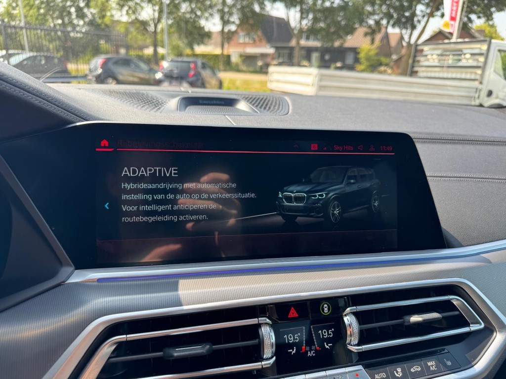 BMW-X5-XDRIVE45E M-Sport Bowers & Wilkins Pano Softclose Laser Trekhaak Mooi vol uitgevoerd!