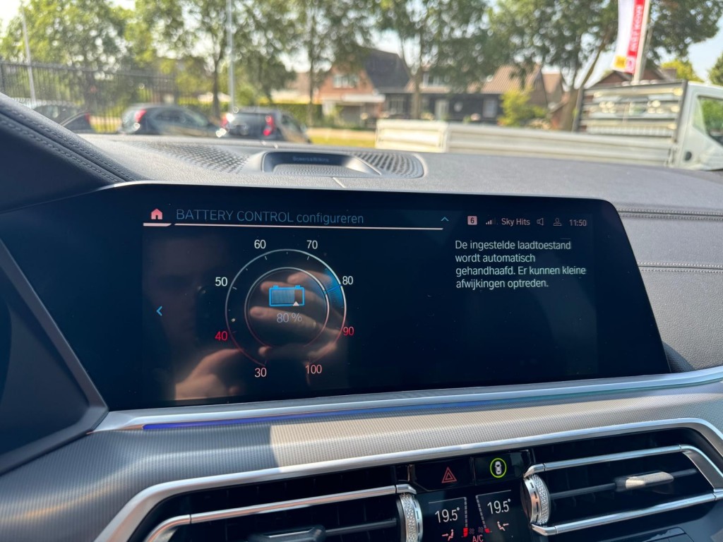 BMW-X5-XDRIVE45E M-Sport Bowers & Wilkins Pano Softclose Laser Trekhaak Mooi vol uitgevoerd!