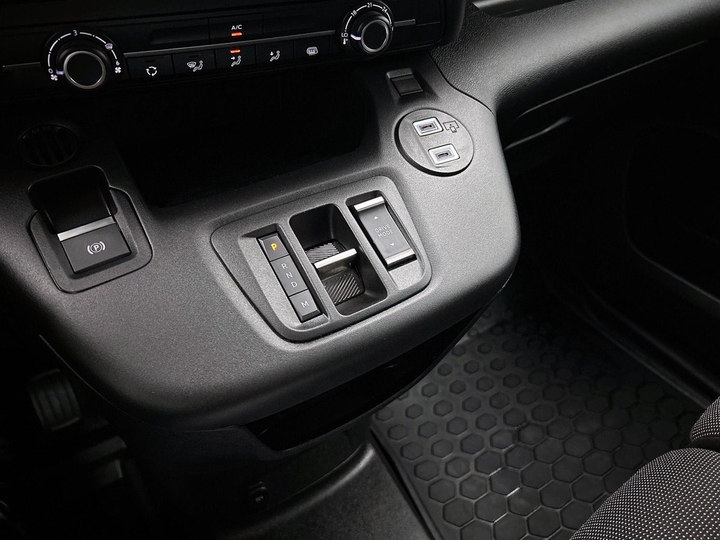 OPEL-COMBO-1.5 BlueHDi 130PK L2 Automaat Apple Carplay / Android Auto Navigatie Trekhaak Airco Camera Cruise Control Parkeersensoren V+A DA