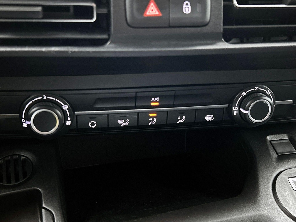 OPEL-COMBO-1.5 BlueHDi 130PK L2 Automaat Apple Carplay / Android Auto Navigatie Trekhaak Airco Camera Cruise Control Parkeersensoren V+A DA