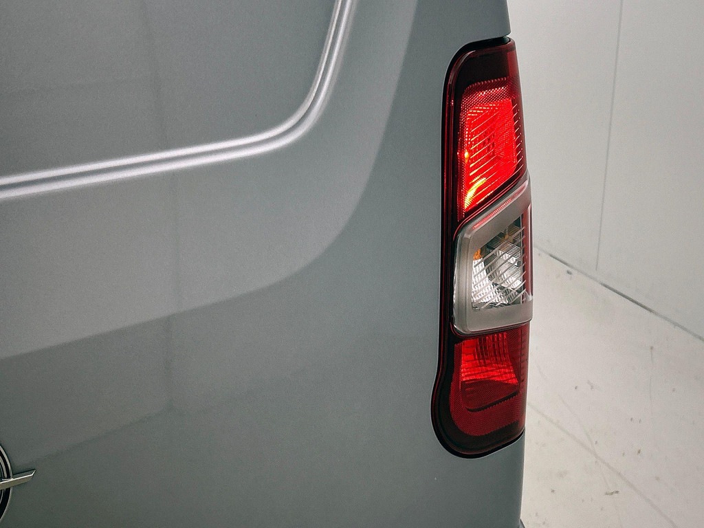 OPEL-COMBO-1.5 BlueHDi 130PK L2 Automaat Apple Carplay / Android Auto Navigatie Trekhaak Airco Camera Cruise Control Parkeersensoren V+A DA
