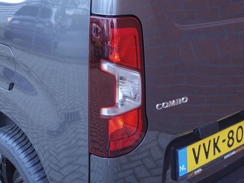 OPEL-COMBO-130pk L1H1 Automaat Sport-Edition Airco Navi Parkeersensoren Trekhaak Cruise control